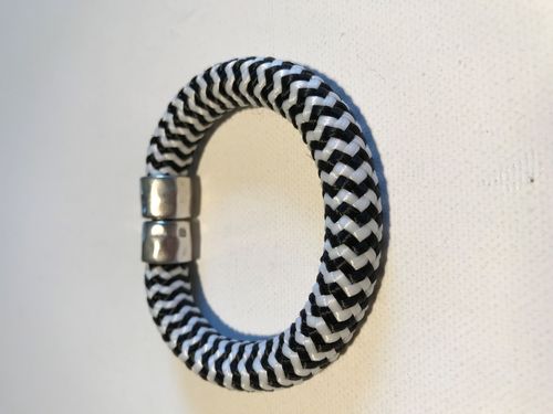 Beate Armband aus Segelseil, schwarz/weiß